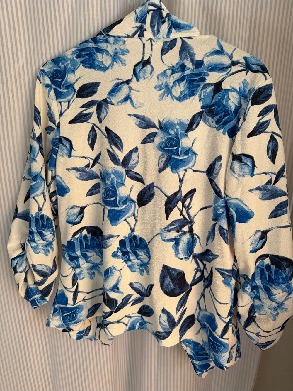 Doublju White Blazer with Blue Floral Print - Picture 5 of 7